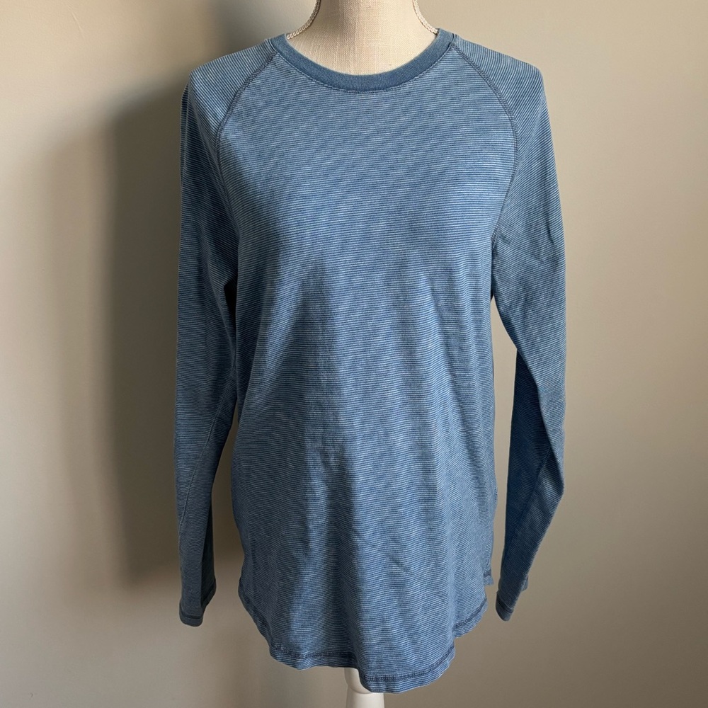 Long Sleeve Tee Crew Neckline Light Blue